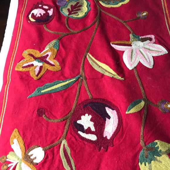 Table runner - Picture 2 of 7